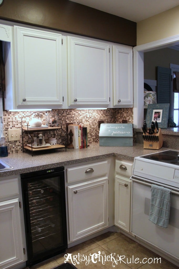 Kitchen Cabinet Makeover w Chalk Paint Corner - artsychicksrule.com #chalkpaint #kitchenmakeover #kitchen
