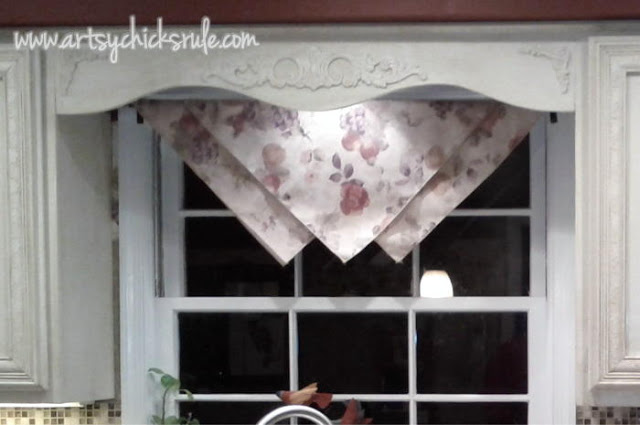 Kitchen before-Inexpensive window treatment- 3 napkins over a rod. artsychicksrule.com