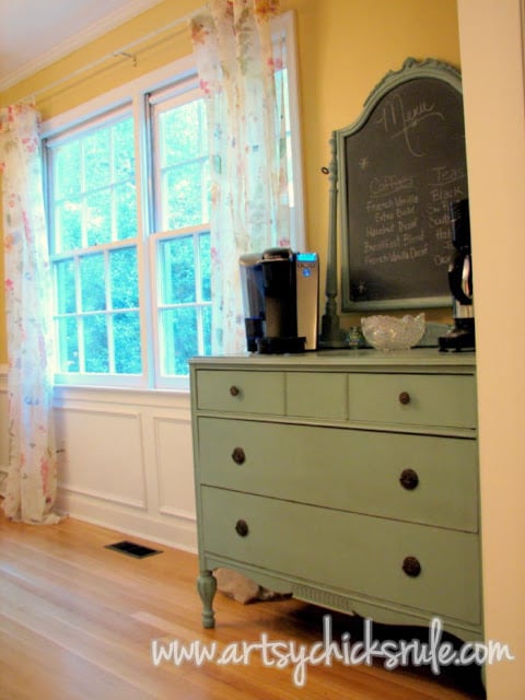 Pretty Teal Dresser:Artsy Chicks Rule