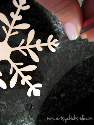 Easy, DIY Snowflake Wall Hanging - artsychicksrule.com