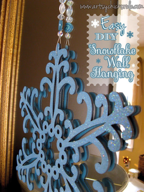 Easy, DIY Snowflake Wall Hanging - artsychicksrule.com