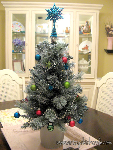 A Colorful & Fun Little Christmas Tree - Great Kid's Project! - artsychicksrule.com