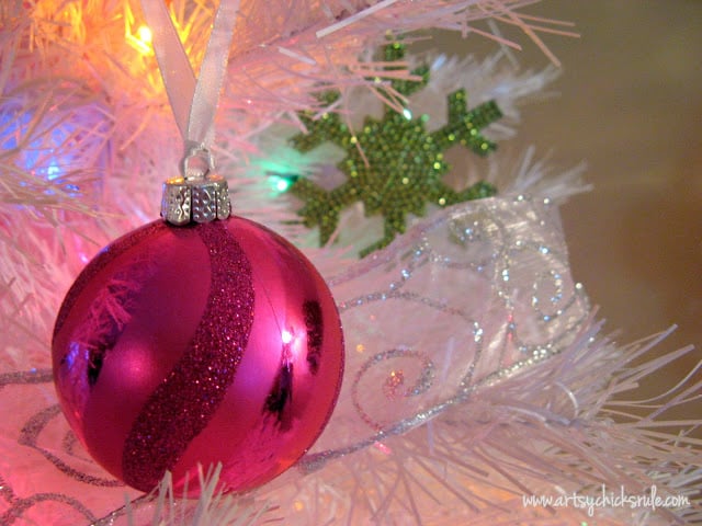 Oh Christmas Tree!...Super White, Super Sparkly & Super Colorful! artsychicksrule.com
