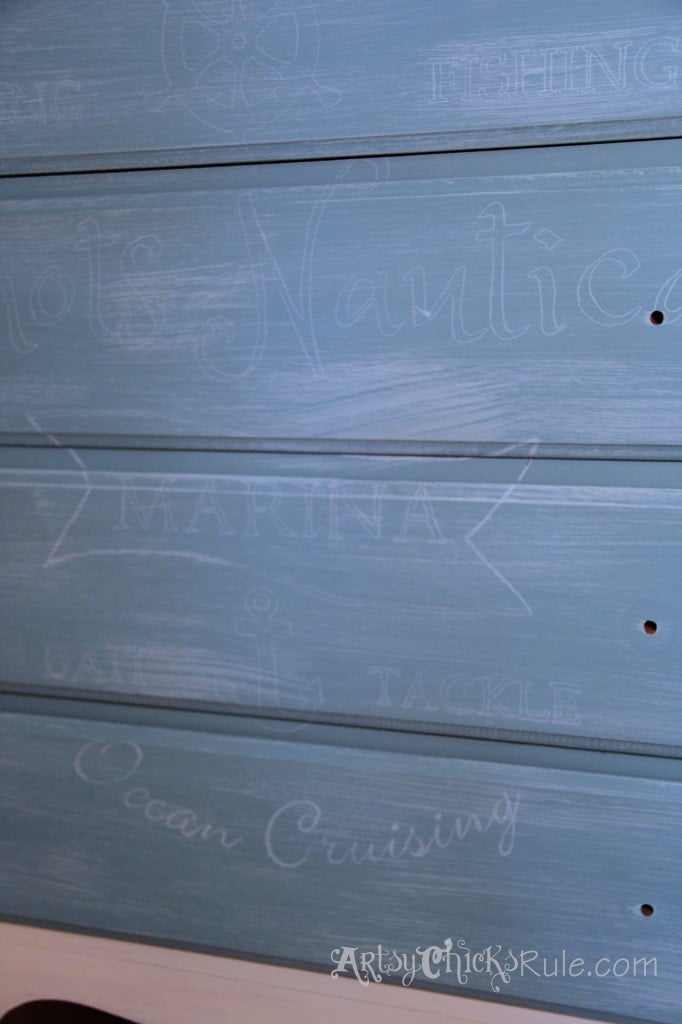 Coastal Themed Chest With Custom Graphics & Chalk Paint!! artsychicksrule.com