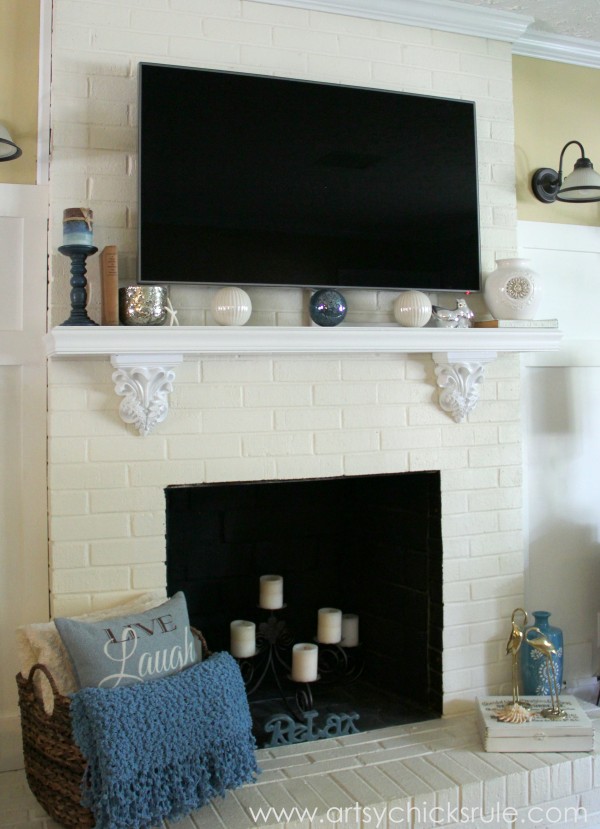 Family Room Makeover -artsychicksrule.com