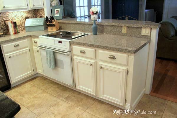 My Chalk Painted Cabinets - 4 Years Later!!! artsychicksrule.com