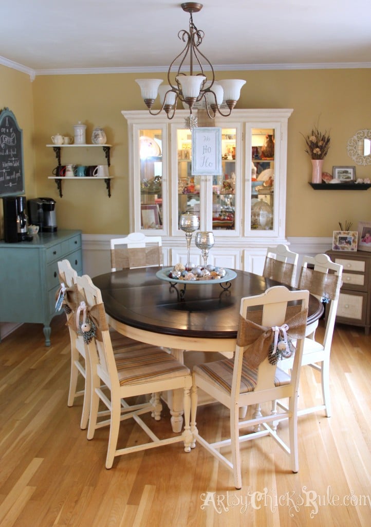 Dining Room decorated for the holidays - Holiday Home Tour