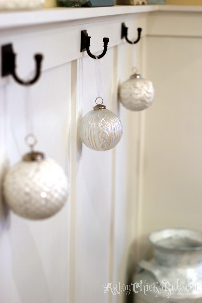 Kitchen wall ornaments - Holiday Home Tour