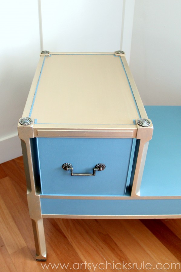 Turquoise Chalk Paint & Gold Metallic Side Table -Side Top - artsychicksrule.com #chalkpaint #goldmetallic #metallicfurniture #turquoise