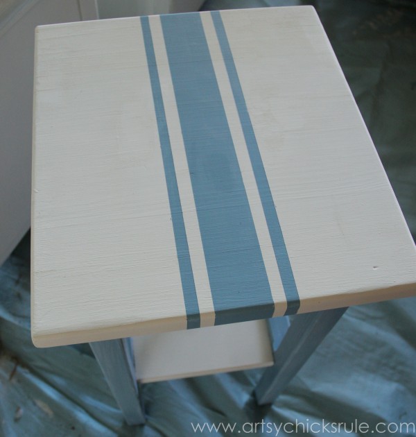 Grain Sack Table Makeover - stripes before distressing - #chalkpaint #milkpaint #grainsack - artsychicksrule.com