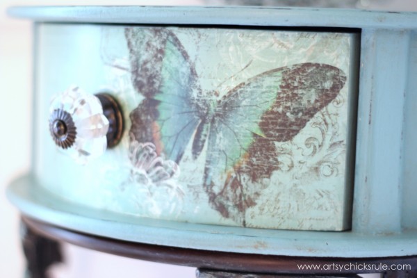 Decoupage Butterfly Table - artsychicksrule.com #decoupage #chalkpaintedfurniture #provencechalkpaint