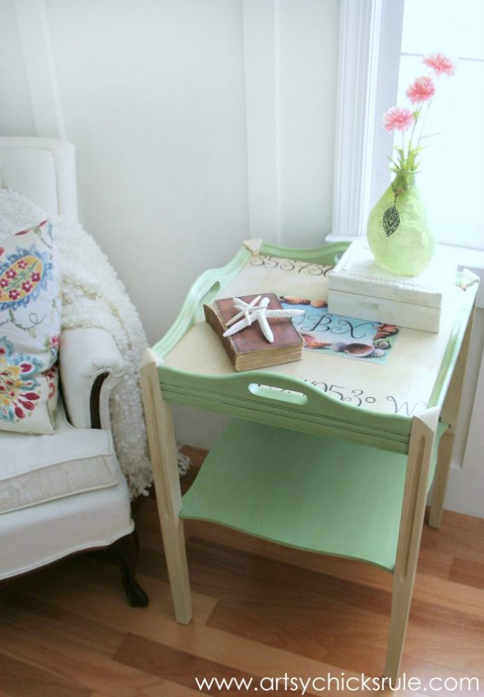 20 Green Painted Furniture Makeovers artsychicksrule.com #greenpaintedfurniture #greenfurniture #greenmakeovers