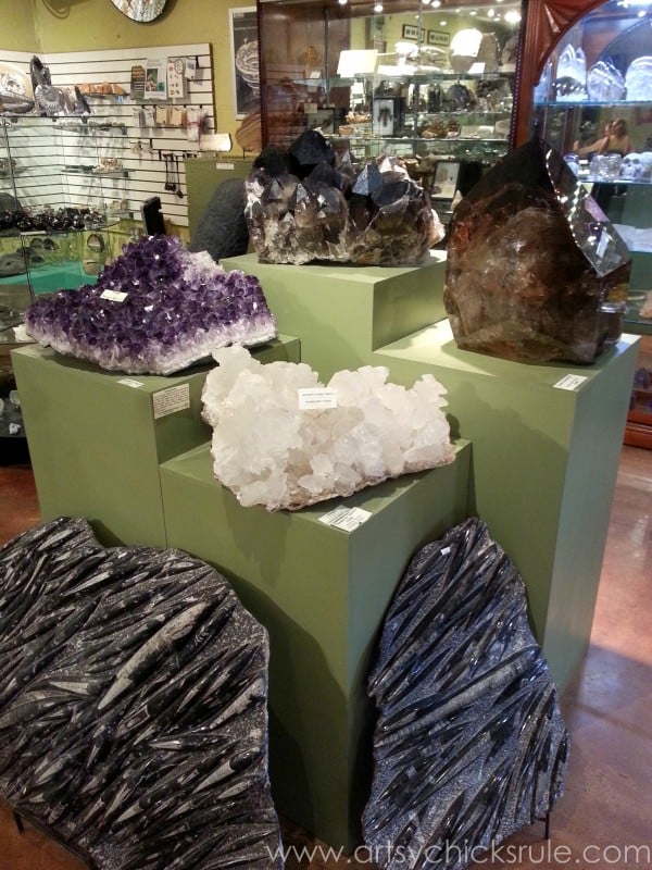 Asheville NC Road Trip - Pretty Rocks - artsychicksrule.com #asheville #downtown