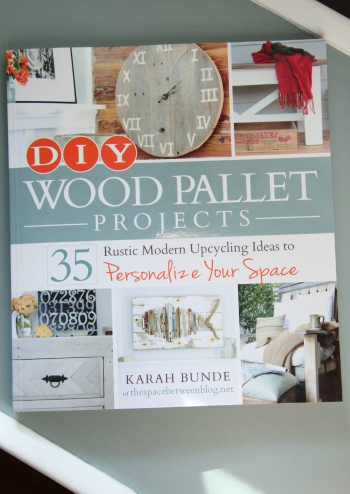 DIY Wood Pallet Projects {book review}
