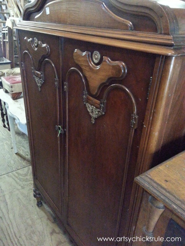 Page's Thieves Market - armoire - Mt. Pleasant SC - #vintage #antiques artsychicksrule.com