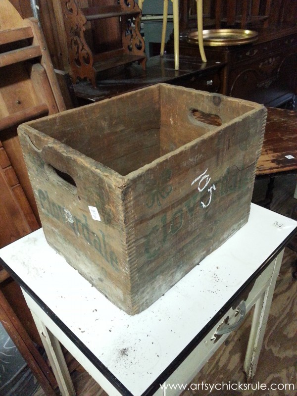 Page's Thieves Market - crate - Mt. Pleasant SC - #vintage #antiques artsychicksrule.com