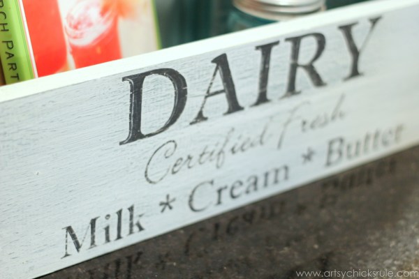Dairy Box {Milk Paint Tool Box} - Up Close - artsychicksrule.com #toolbox #milkpaint #generalfinishes #dairybox