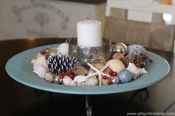 Christmas Home Tour 2014 - Red and Teal Themed - Dining - Centerpiece - #christmas #hometour #holidays #holidaydecor #redandteal artsychicksrule.com