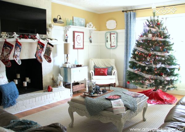 Christmas Home Tour 2014 - Red and Teal Themed - Family Room - View from Kitchen - #christmas #hometour #holidays #holidaydecor #redandteal artsychicksrule.com