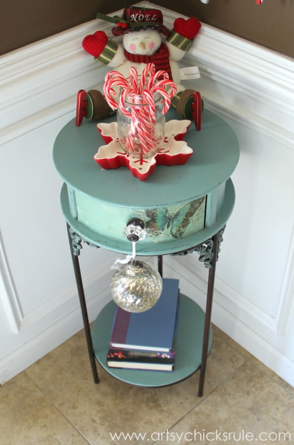 Festive Holiday Foyer - Teal and Red - Candy Canes - #holidayhome #holiday #foyer #decor #Christmas #holidaydecor artsychicksrule.com