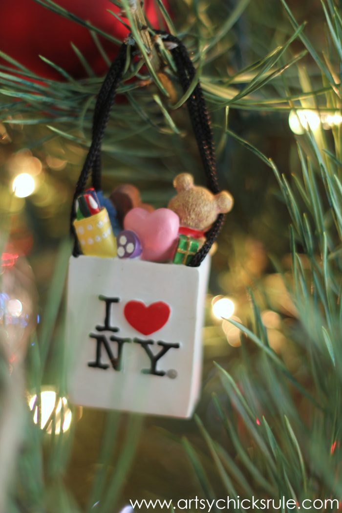 Oh Christmas Tree - 2014 - I love NY backwards - #Christmastree #ornaments #holidaydecor # ...