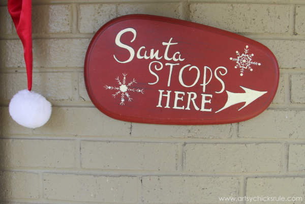 Santa Stop Here - Welcome Home Tour - #wreath #diy #ornamentwreath artsychicksrule.com