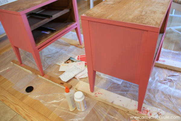 "Pretty in Pink" Parisian Night Stand Makeover with Chalk Paint - artsychicksrule.com