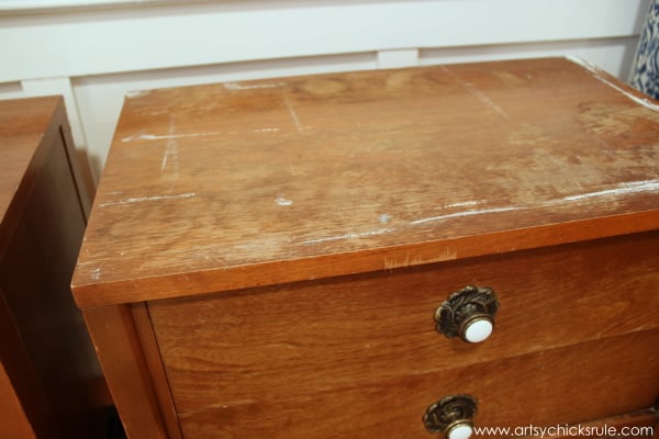 "Pretty in Pink" Parisian Night Stand Makeover with Chalk Paint - artsychicksrule.com