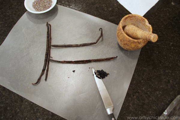 Simple DIY Sugar Scrub Recipes (you can do) - Vanilla Bean - #vanillabean #peppermint #sugarscrub artsychicksrule.com