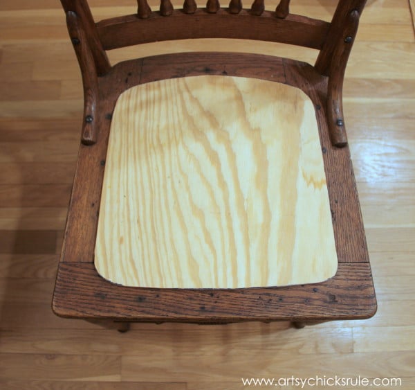 Press Back Chair Update with Java Gel Stain...SIMPLE! artsychicksrule.com #javagelstain #generalfinishes #pressbackchair #furnituremakeover