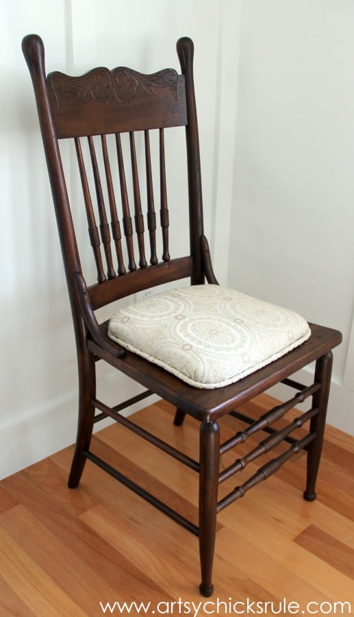 Press Back Chair Update with Java Gel Stain...SIMPLE! artsychicksrule.com #javagelstain #generalfinishes #pressbackchair #furnituremakeover