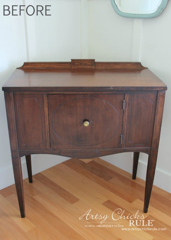 Sideboard Makeover with Java Gel and Chalk Paint - Before Photo - #javagel #chalkpaint #anniesloan #makeover artsychicksrule.com