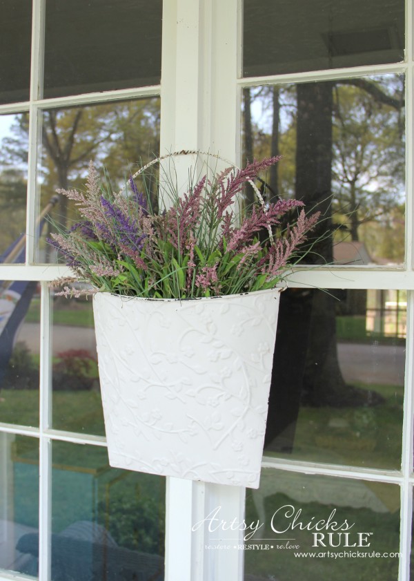 Decorating with Baskets - Functional and Decorative Storage Solution - for front porch floral decor! artsychicksrule.com #baskets