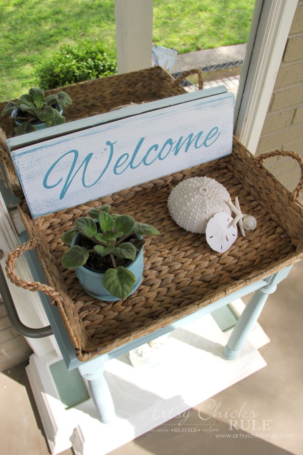 Easy DIY Welcome Sign - Front Porch - #welcome #sign artsychicksrule.com