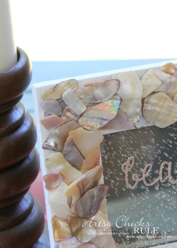 DIY Seashell Frame Art - Shell Frame - #beach #seashell artsychicksrule.com