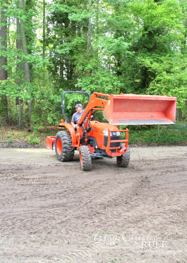 Simple DIY Outdoor Bench - tractor riding - #diy #outdoorbench #outdoorfurniture #diybuild artsychicksrule.com