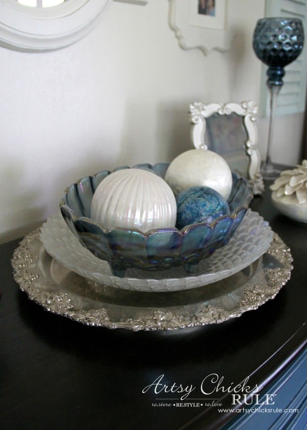 Decorating with Trays - Inspiration for using them in your home! - #aubussonblue #homedecor artsychicksrule.com