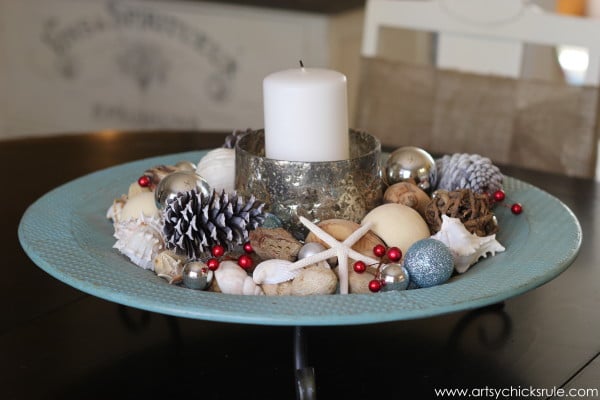 Decorating with Trays - Inspiration for using them in your home! - #holidays #homedecor artsychicksrule.com