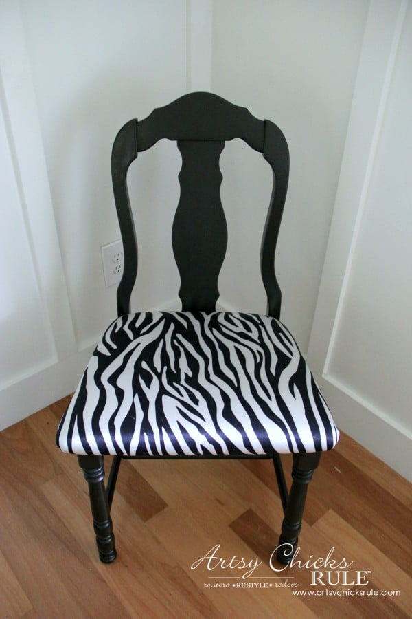 Zebra Chair Makeover (Animal Theme)  - Spray paint and thrift store pillowcases - $5 dollar thrifty makeover - artsychicksrule