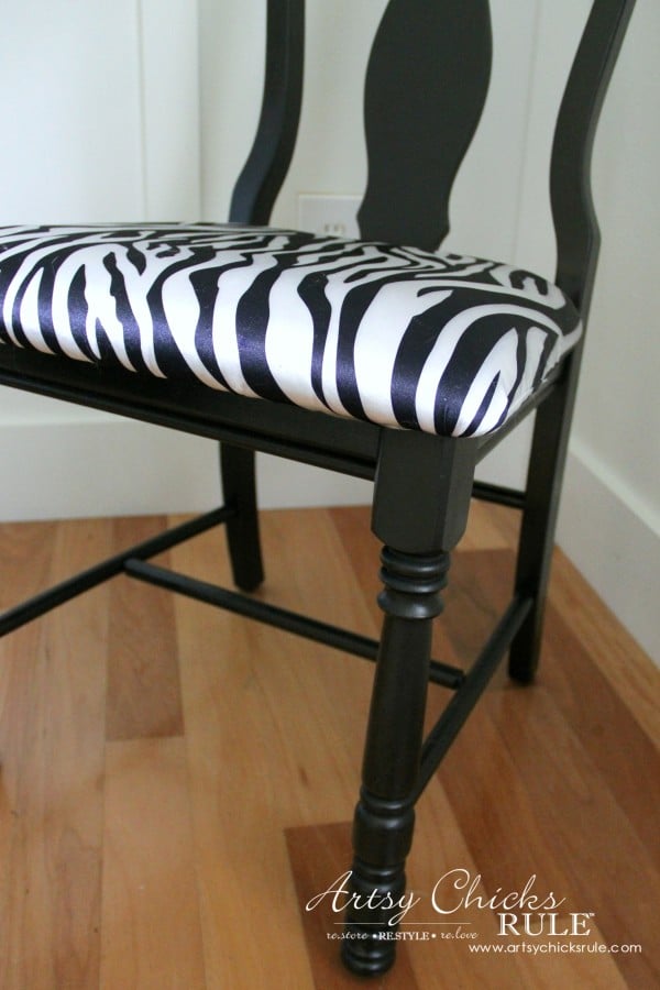 Zebra Chair Makeover (Animal Theme)  - Up close legs - $5 dollar thrifty makeover - artsychicksrule