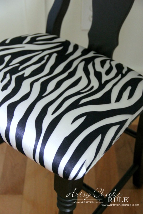 Zebra Chair Makeover (Animal Theme)  - up close seat - $5 dollar thrifty makeover - artsychicksrule
