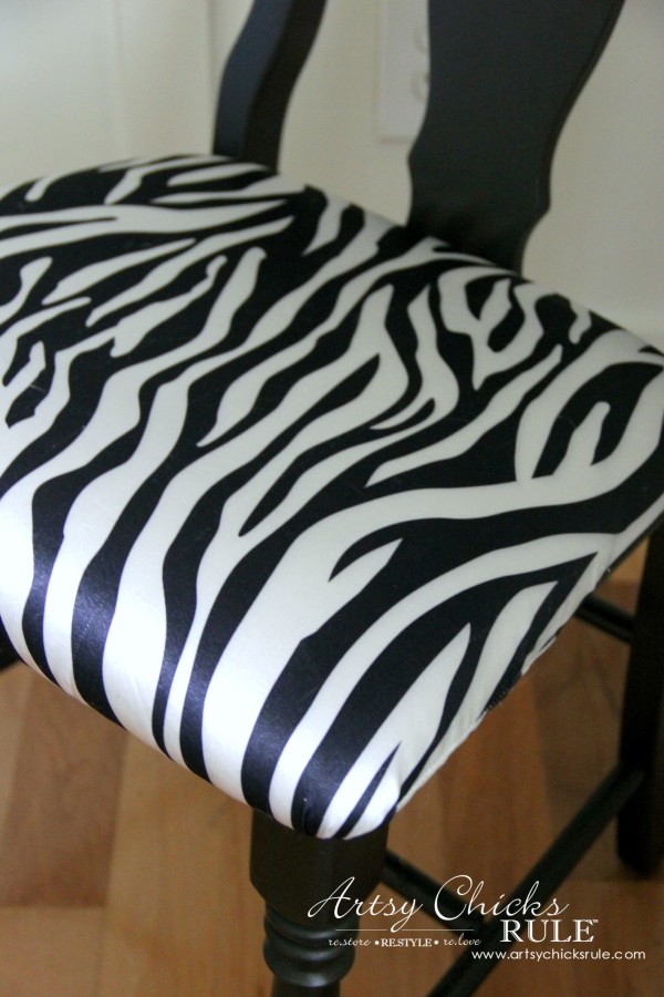 Zebra Chair Makeover (Animal Theme)  - up close seat - $5 dollar thrifty makeover - artsychicksrule