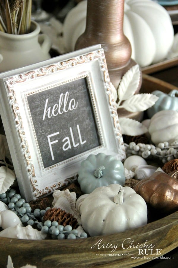 Coastal Casual Fall Tablescape - Happy Fall Faux Chalk Art - artsychicksrule #falldecor #falltablescape #coastaldecor