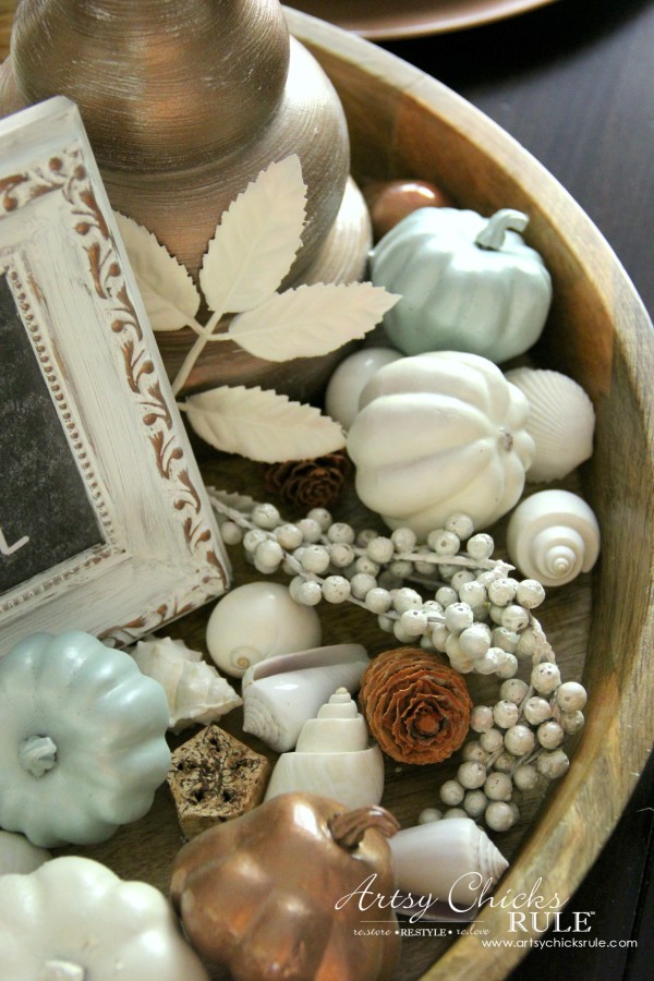 Coastal Casual Fall Tablescape - seashells and blue coastal decor - artsychicksrule #falldecor #falltablescape #coastaldecor