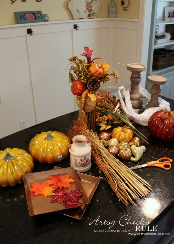 Coastal Casual Fall Tablescape - what I started with - artsychicksrule #falldecor #falltablescape #coastaldecor