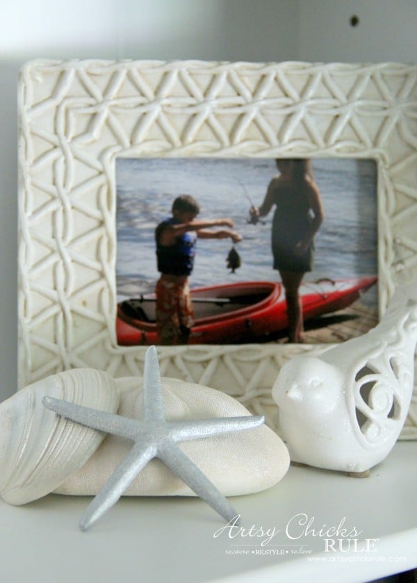 Coastal Styled Bookshelves (Decor Challenge) - photos and seashells - #coastaldecor #styling artsychicksrule