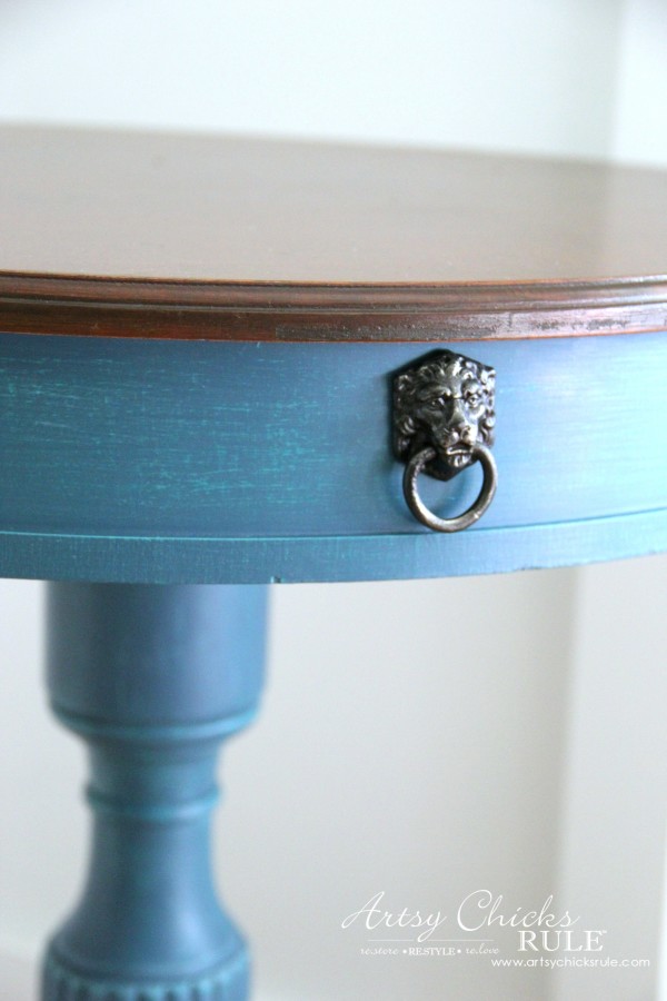 3 Different BLUES!! French Styled Side Table Makeover - artsychicksrule.com #aubussonblue #layeredchalkpaint #frenchtable #frenchgraphics #paintedfurniture #bluefurniture #chalkpaint 