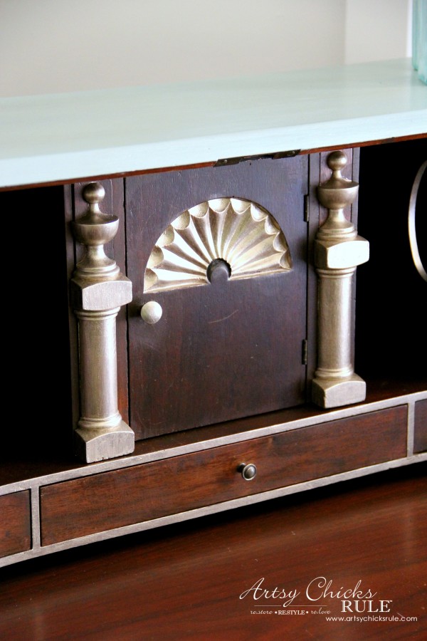 Secretary Desk Makeover (Chalk Paint® by Annie Sloan) - GOLD on the interior details - #MadeItMyOwn #sp #chalkpaint artsychicksrule