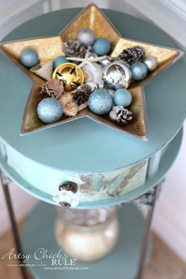 Christmas Home Tour 2015 - Chalk Painted Table - artsychicksrule.com #christmashometour