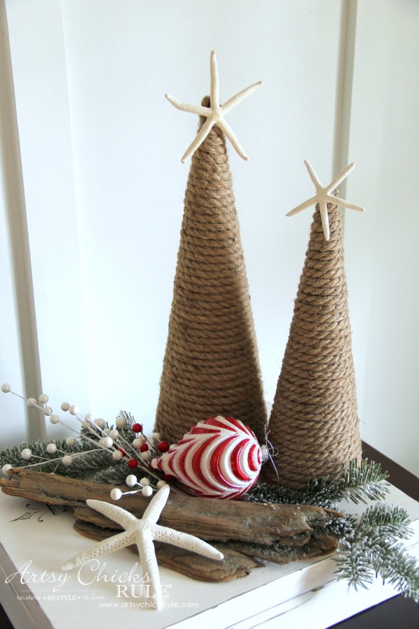 Christmas Home Tour 2015 - Coastal Holiday Decor - artsychicksrule.com #christmashometour